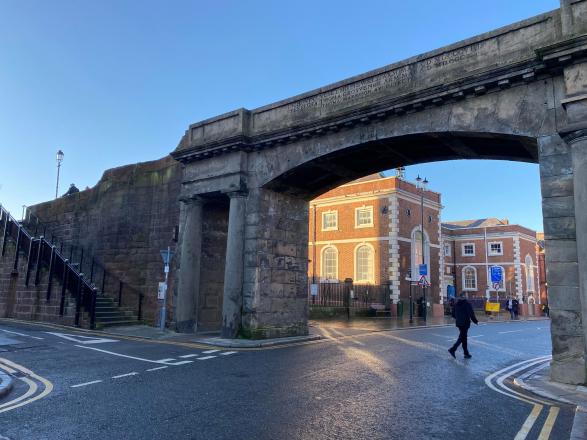 Murallas de Chester: Supervisión Estructural y Tecnología Inalámbrica para su Conservación