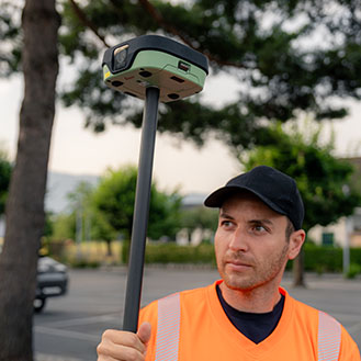 Leica GS11 utilizado en trabajos de levantamiento topográfico