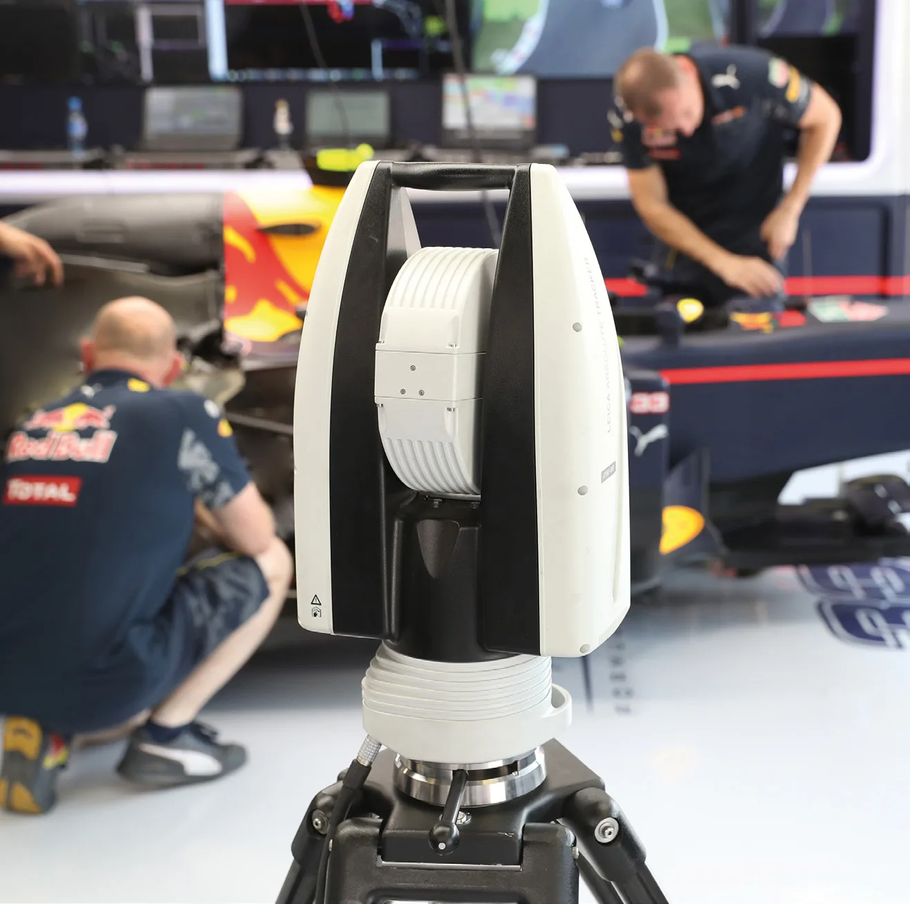 Automatización e inspección con Absolute Tracker